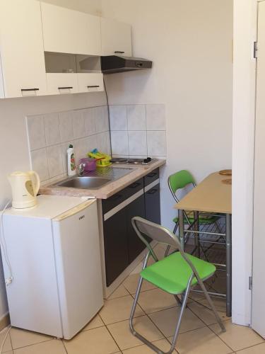 Apartments Damir 2838