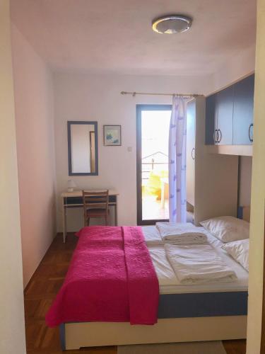 Apartments Damir 2838