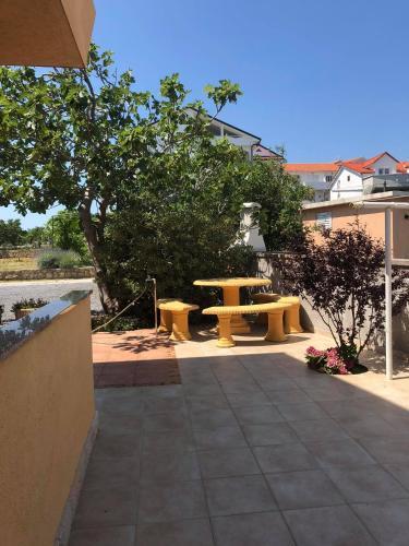 Apartments Damir 2838