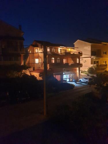 Apartments Damir 2838