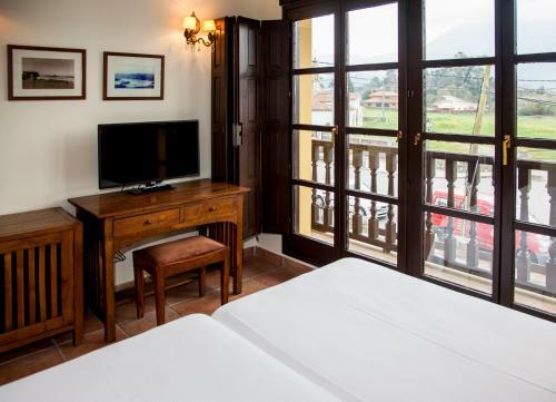 Hotel The Island