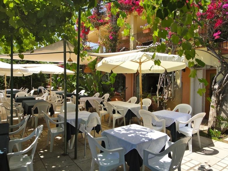 Hotel Domus De Janas Sul Mare