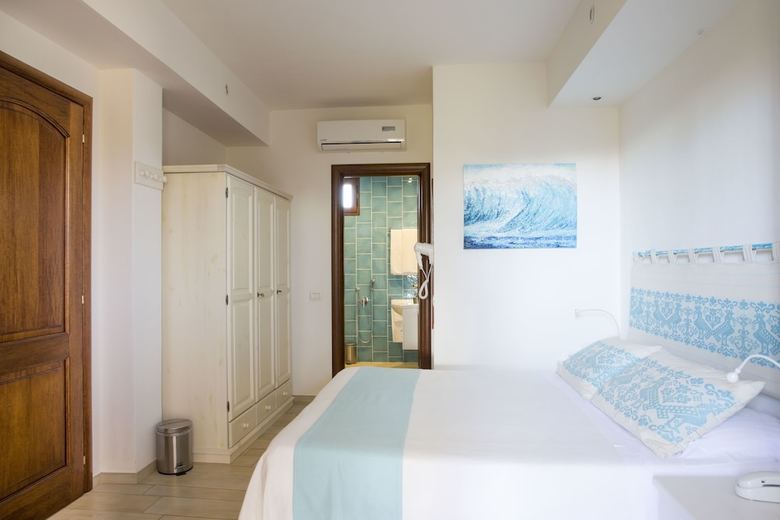 Hotel Domus De Janas Sul Mare