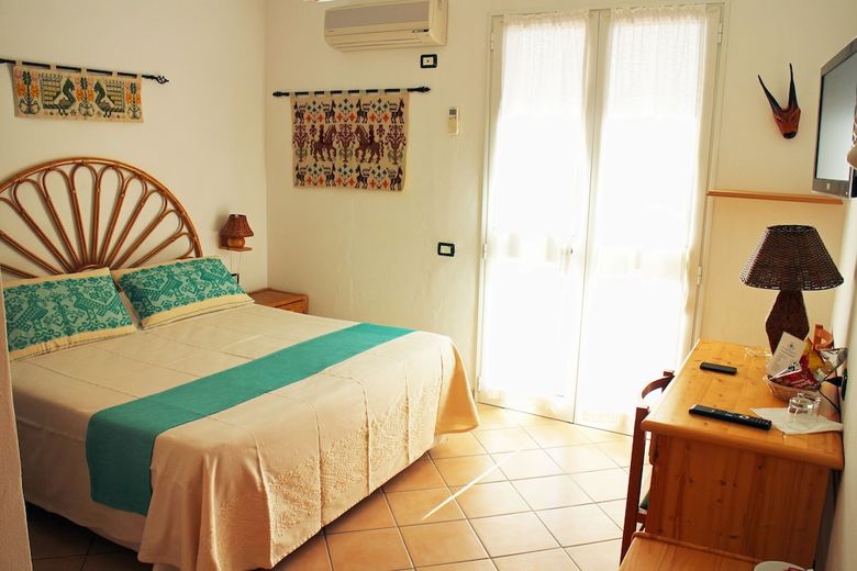 Hotel Domus De Janas Sul Mare
