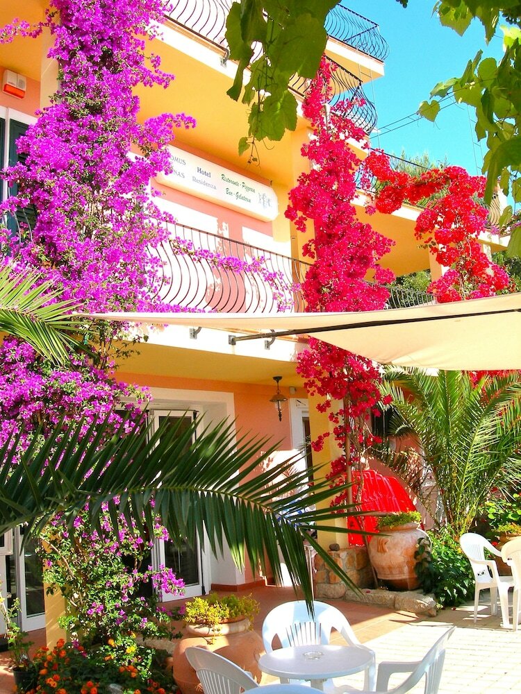 Hotel Domus De Janas Sul Mare