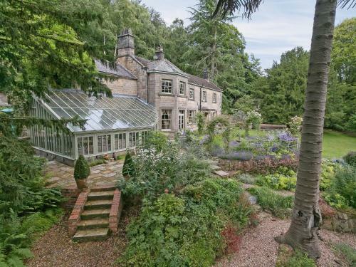 Lumsdale House