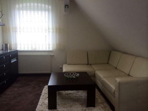 Hostal Apartment A'la Karol