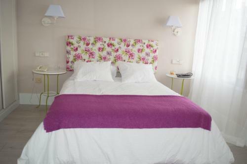 Ares Hotel