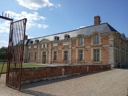 Bed & Breakfast Ch�teau De La Fert� Saint Aubin