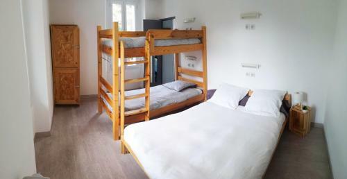 Albergue Icerock Hotel