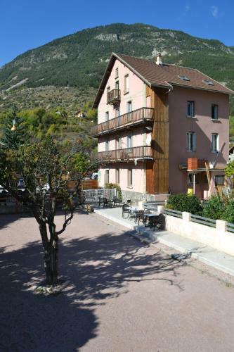 Albergue Icerock Hotel