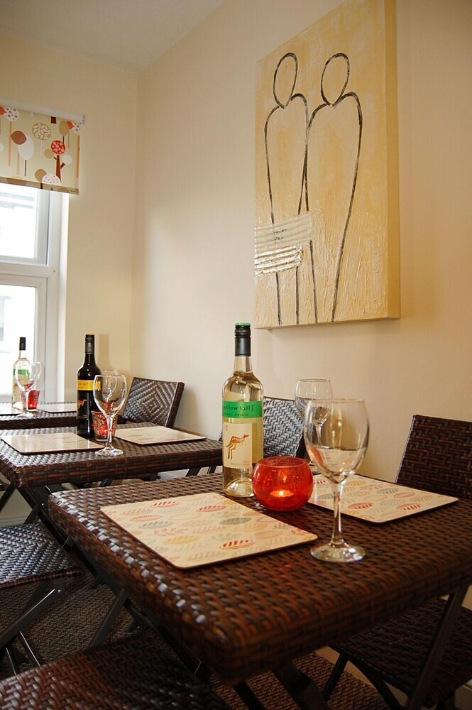 Hostal Saint Cadfans Lodge