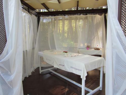 Green Forest Hotel - Adults Only