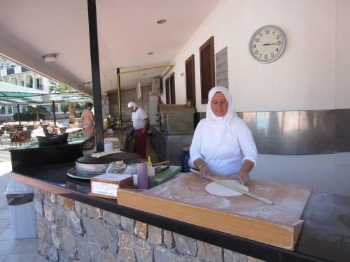 Green Forest Hotel - Adults Only