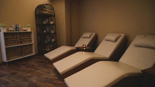 Green Forest Hotel - Adults Only