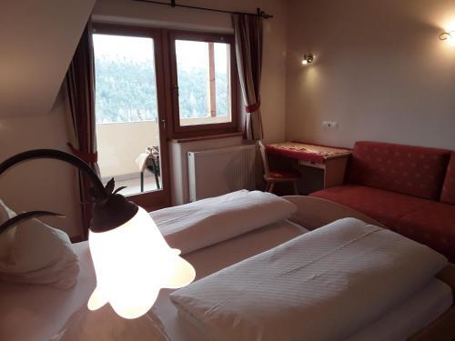 Hostal Pension & Seminarhof An Der March