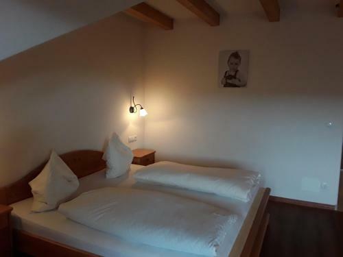 Hostal Pension & Seminarhof An Der March