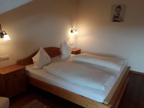Hostal Pension & Seminarhof An Der March