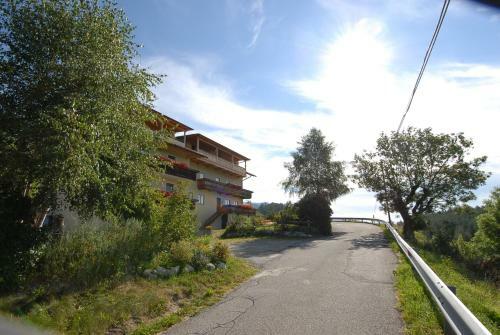 Hostal Pension & Seminarhof An Der March
