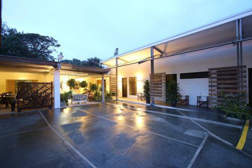 Casa Mar�a Aeropuerto B&B