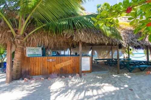 Hotel Ranguana Caye Cabanas