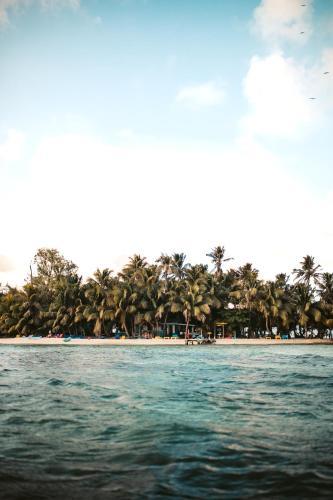 Hotel Ranguana Caye Cabanas
