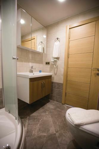 Hotel Alesha Suite