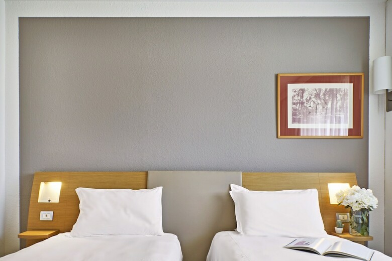 Living Place Hotel