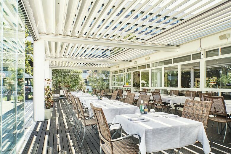Living Place Hotel