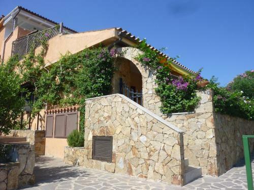 Baia De Bahas - Apartments & Resort