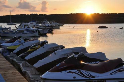 Baia De Bahas - Apartments & Resort