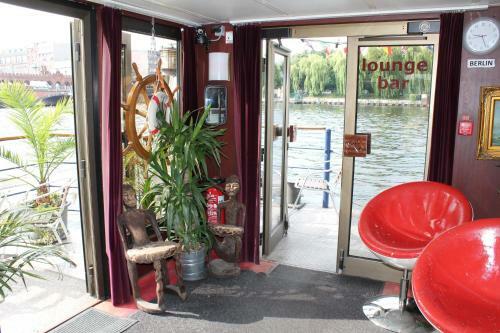 Hostal Eastern Comfort Hostel Boat