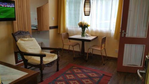 Woodmere Serviced Apartment