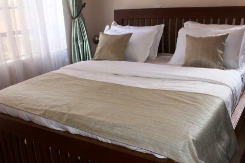 Crystal Glow Serviced Apartment