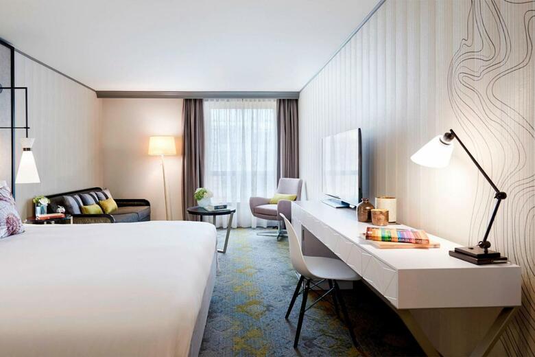 Renaissance Paris La Defense Hotel, A Marriott Luxury & Lifestyle Hotel