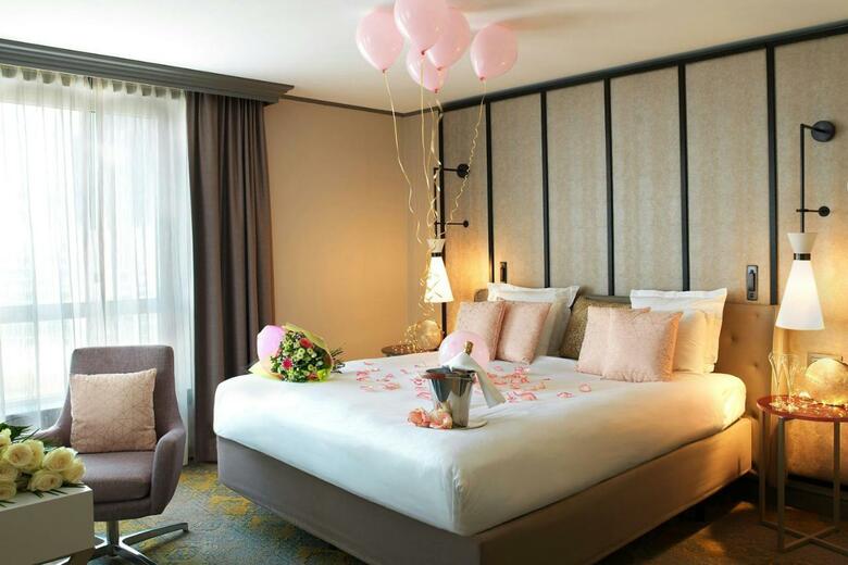 Renaissance Paris La Defense Hotel, A Marriott Luxury & Lifestyle Hotel