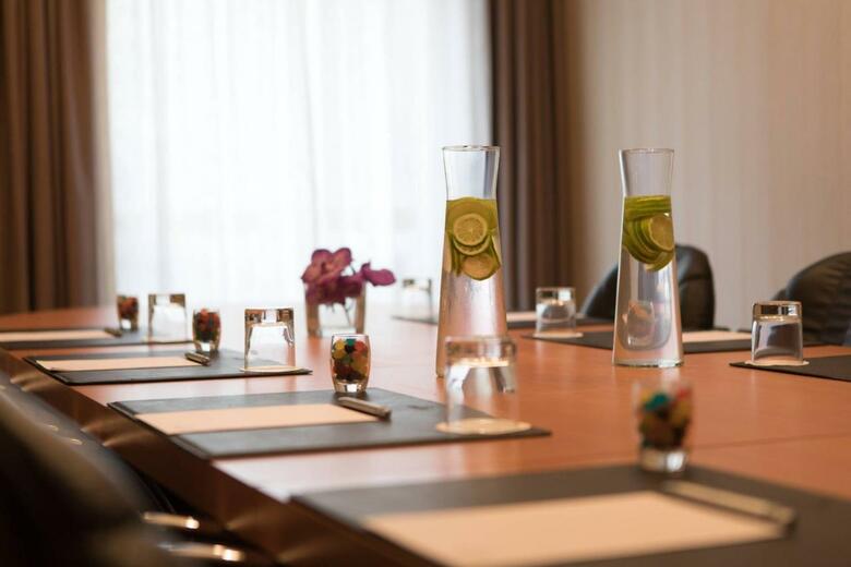 Renaissance Paris La Defense Hotel, A Marriott Luxury & Lifestyle Hotel