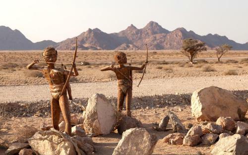 Lodge Desert Quiver Camp