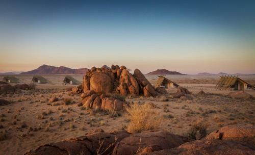 Lodge Desert Quiver Camp