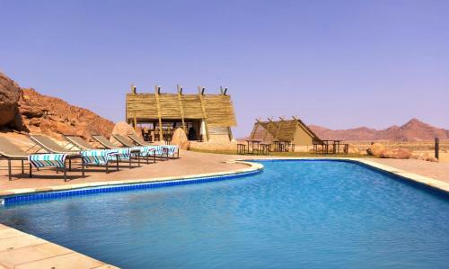 Lodge Desert Quiver Camp