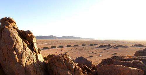 Lodge Desert Quiver Camp