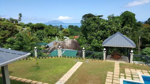 Hostal Bambous River Lodge