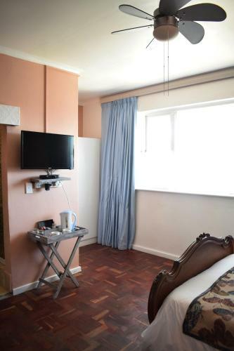 Hostal Lorraines On Lincoln Guest House