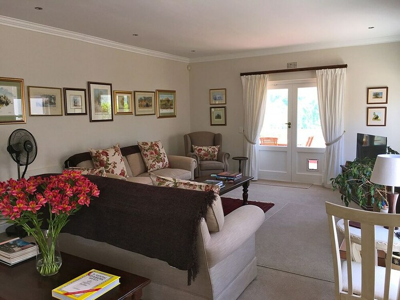 Hostal Majini Guesthouse