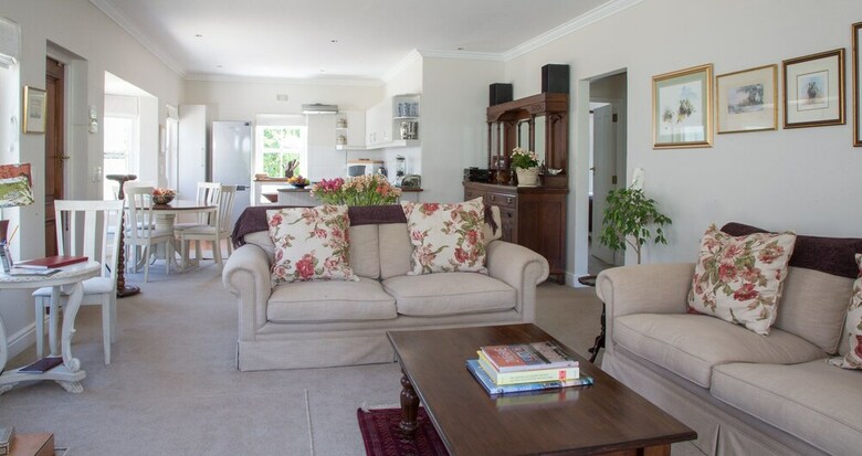 Hostal Majini Guesthouse