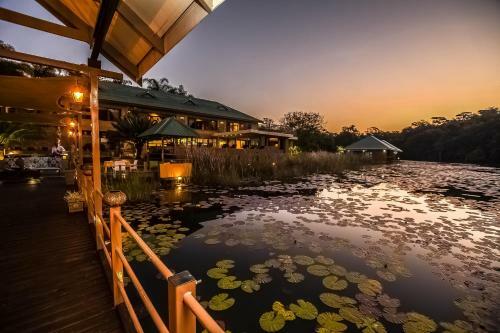 Bambuu Lakeside Lodge