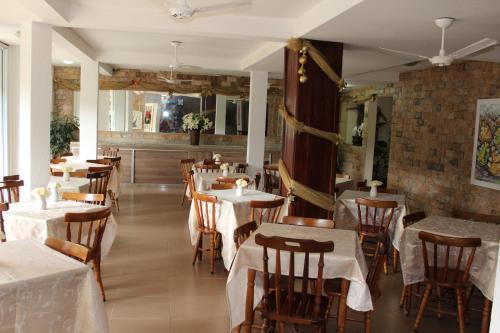 Hostal Yes Hotel Pousada