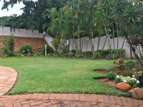 Hostal The Grand Orchid Guesthouse
