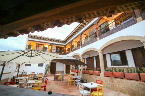 Plaza Medina Hotel
