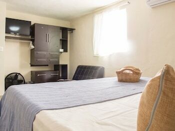 Whyz 4 You Bed And Breakfast